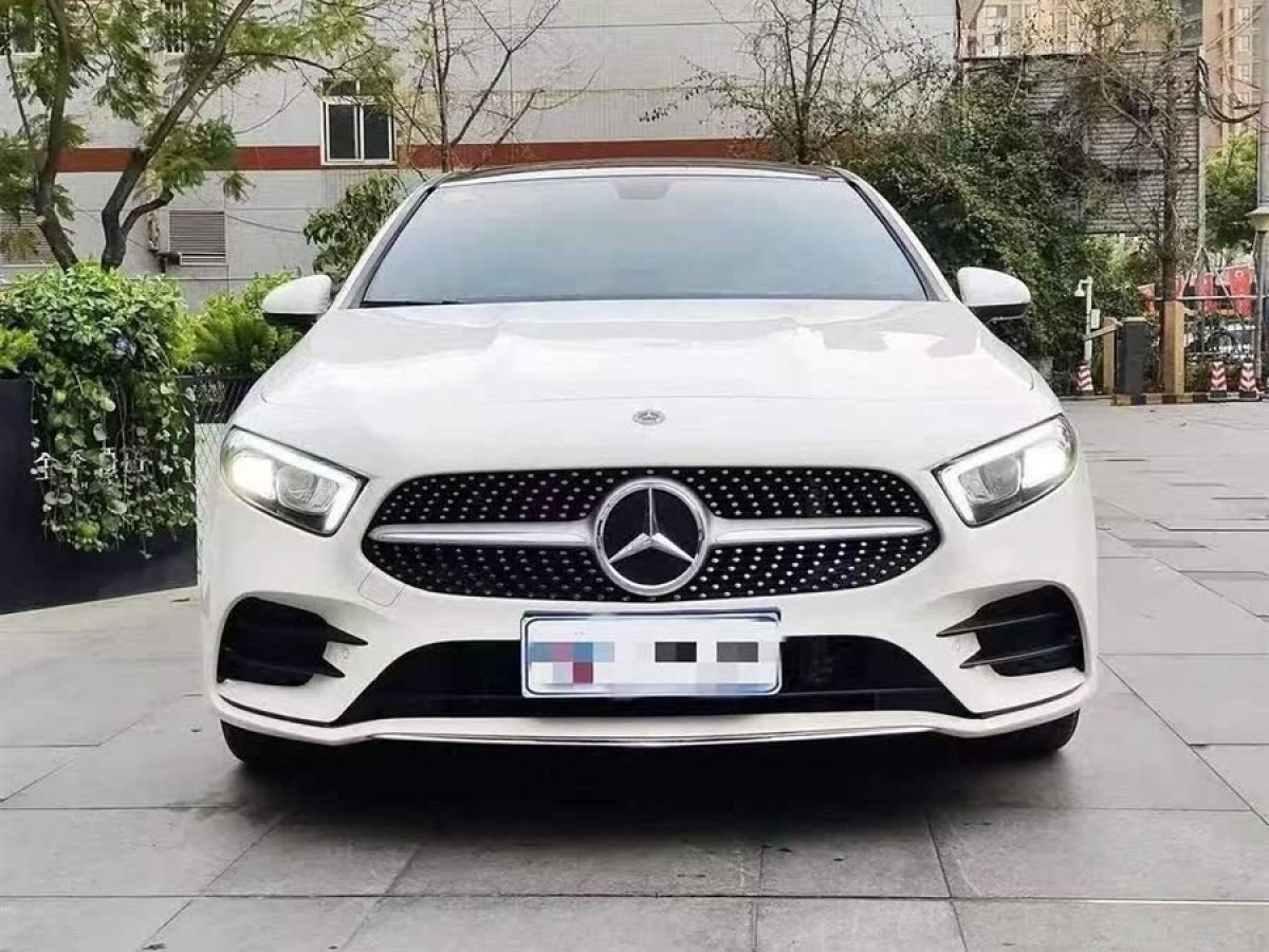 奔馳 奔馳A級  2021款 A 200 L 運(yùn)動(dòng)轎車時(shí)尚型圖片
