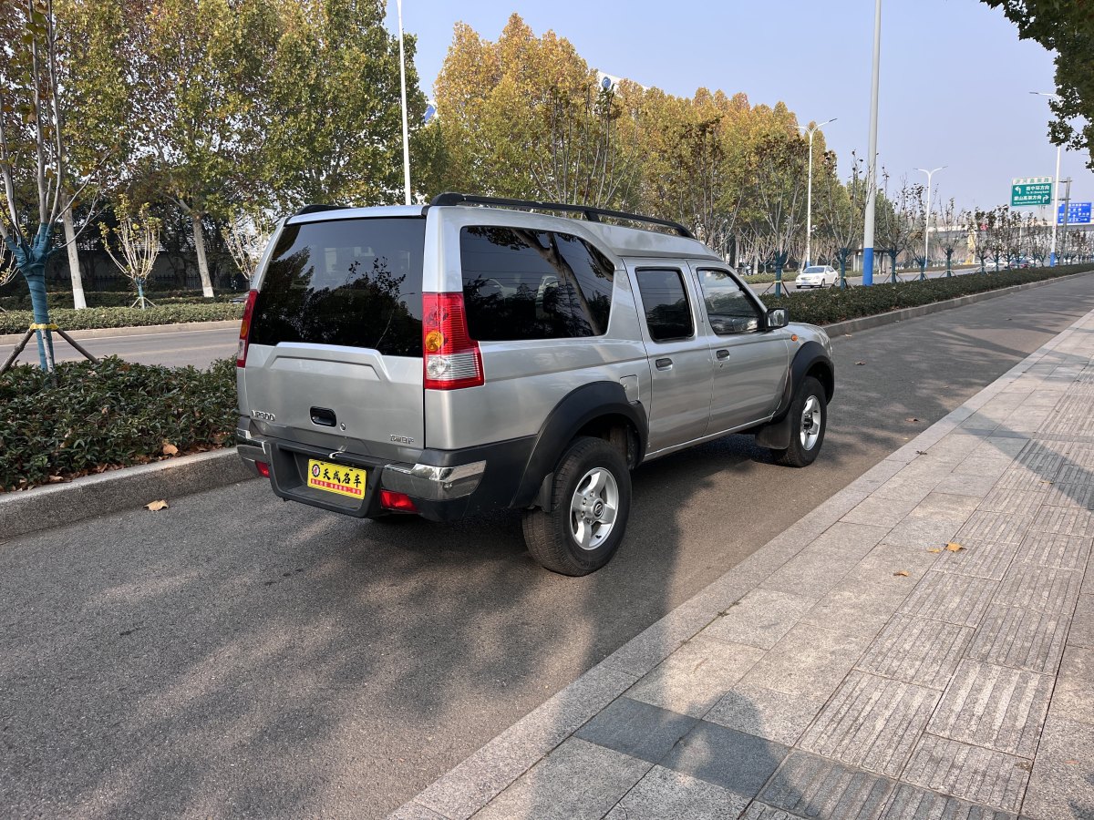 日產(chǎn) ZN廂式車  2013款 2.4L四驅(qū)標(biāo)準(zhǔn)型5座圖片