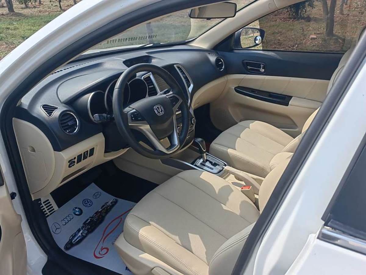 長安 逸動  2015款 1.6L 自動豪華型圖片
