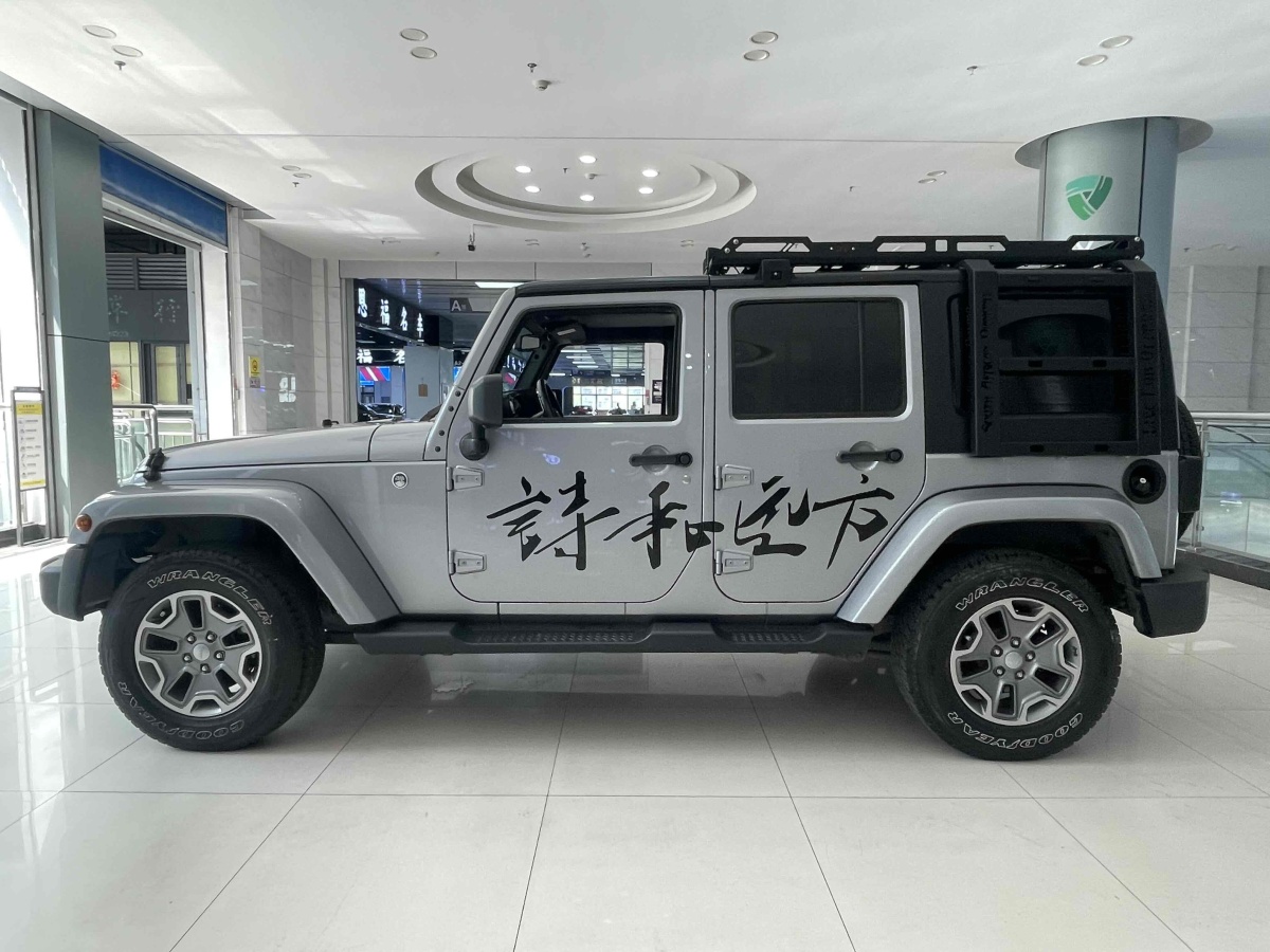 Jeep 牧马人  2017款 3.0L Sahara 四门舒享版图片