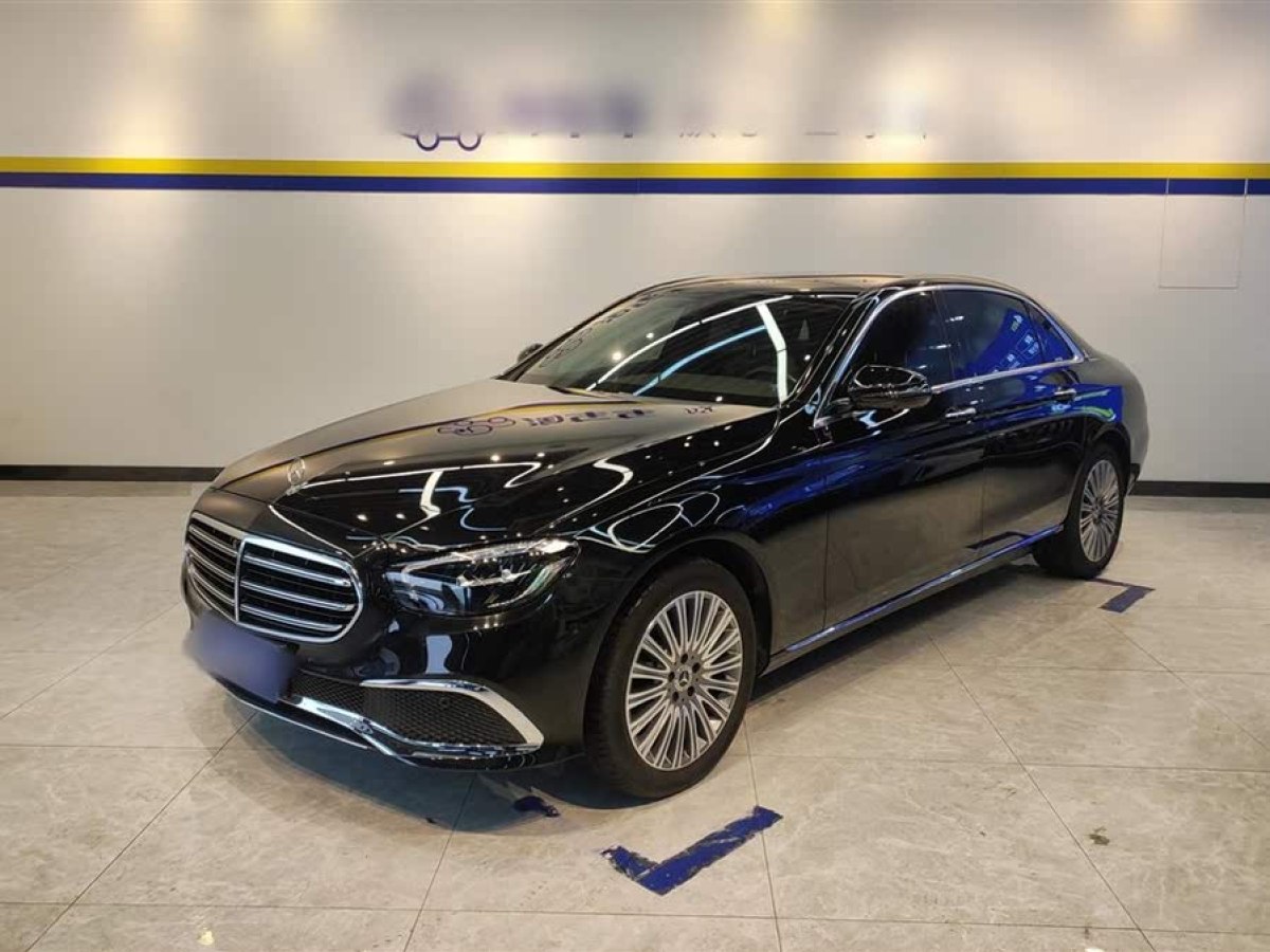 奔馳 奔馳E級(jí)  2022款 改款三 E 300 L 豪華型圖片