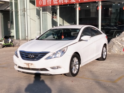 2012年7月 現(xiàn)代 索納塔 2.0L 自動領(lǐng)先版圖片