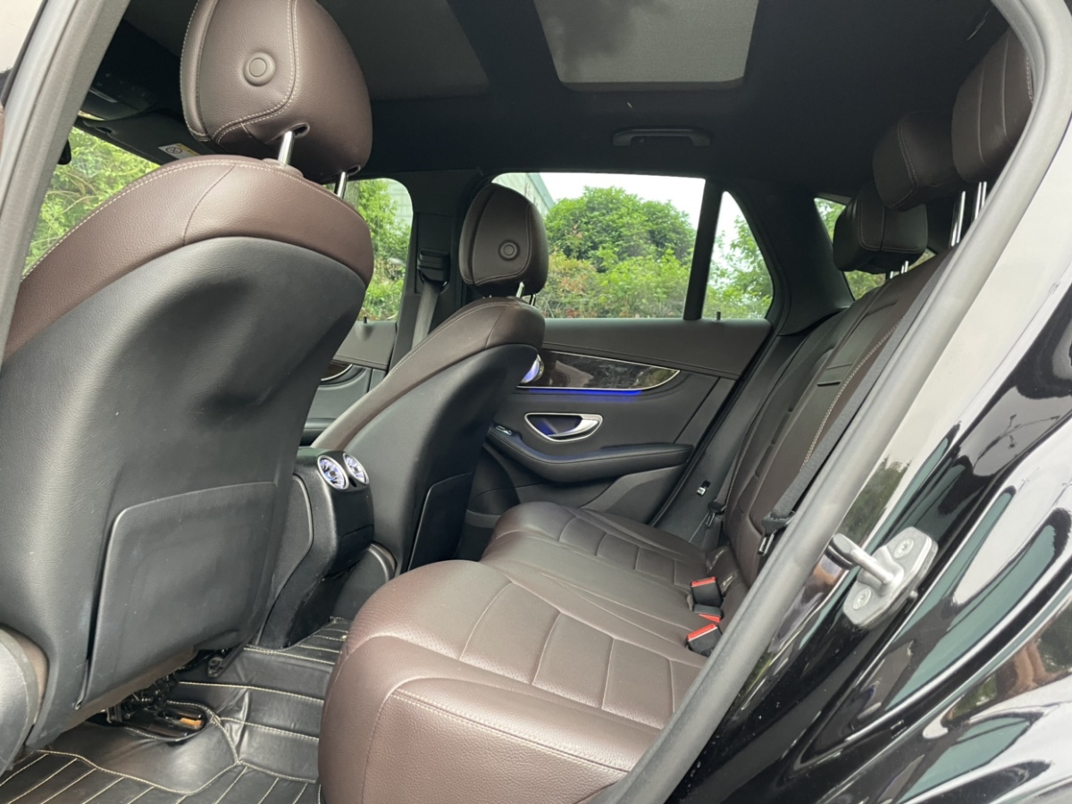 2018年6月奔驰 奔驰GLC  2018款 改款 GLC 260 4MATIC 动感型