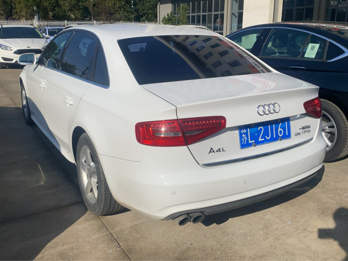 奧迪 奧迪A4L  2013款 35 TFSI 自動(dòng)標(biāo)準(zhǔn)型圖片