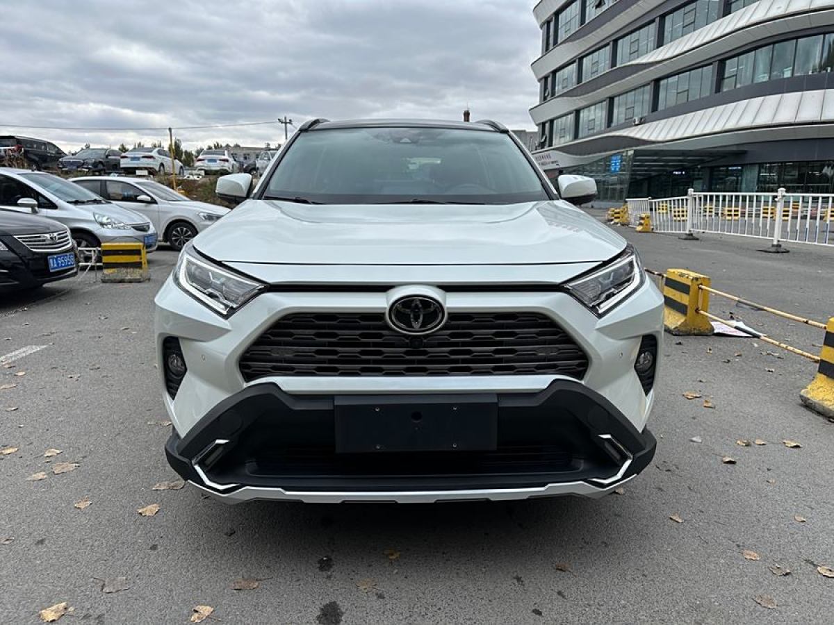 豐田 RAV4榮放  2020款 2.0L CVT兩驅(qū)尊貴版圖片