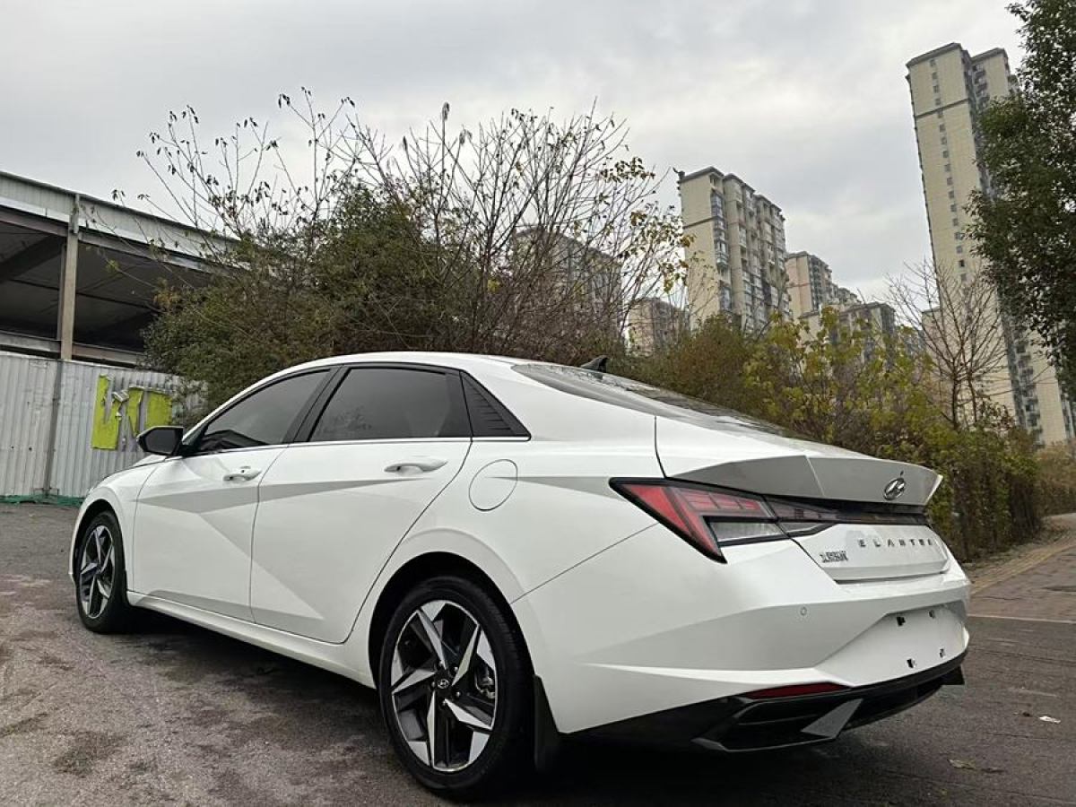 現(xiàn)代 伊蘭特  2022款 1.5L CVT LUX尊貴版圖片