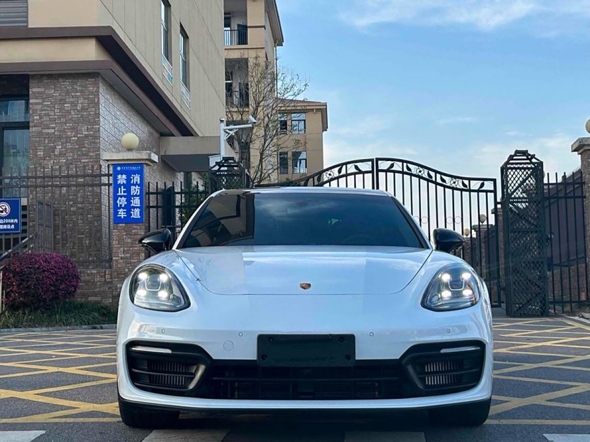 保時(shí)捷 Panamera  2022款 Panamera 行政加長版 2.9T圖片