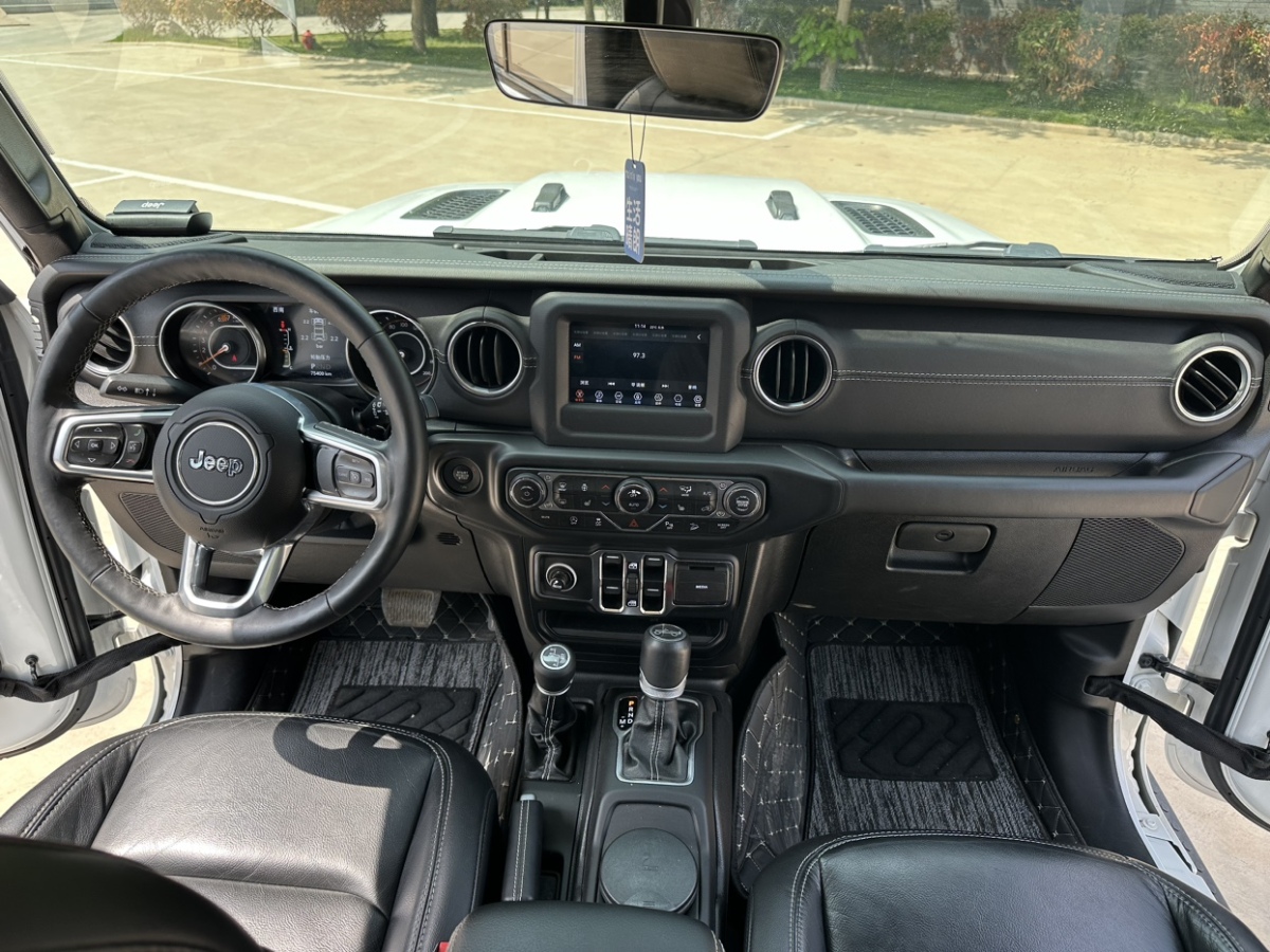 2020年03月Jeep 牧马人  2019款 2.0T Sahara 四门版 国VI