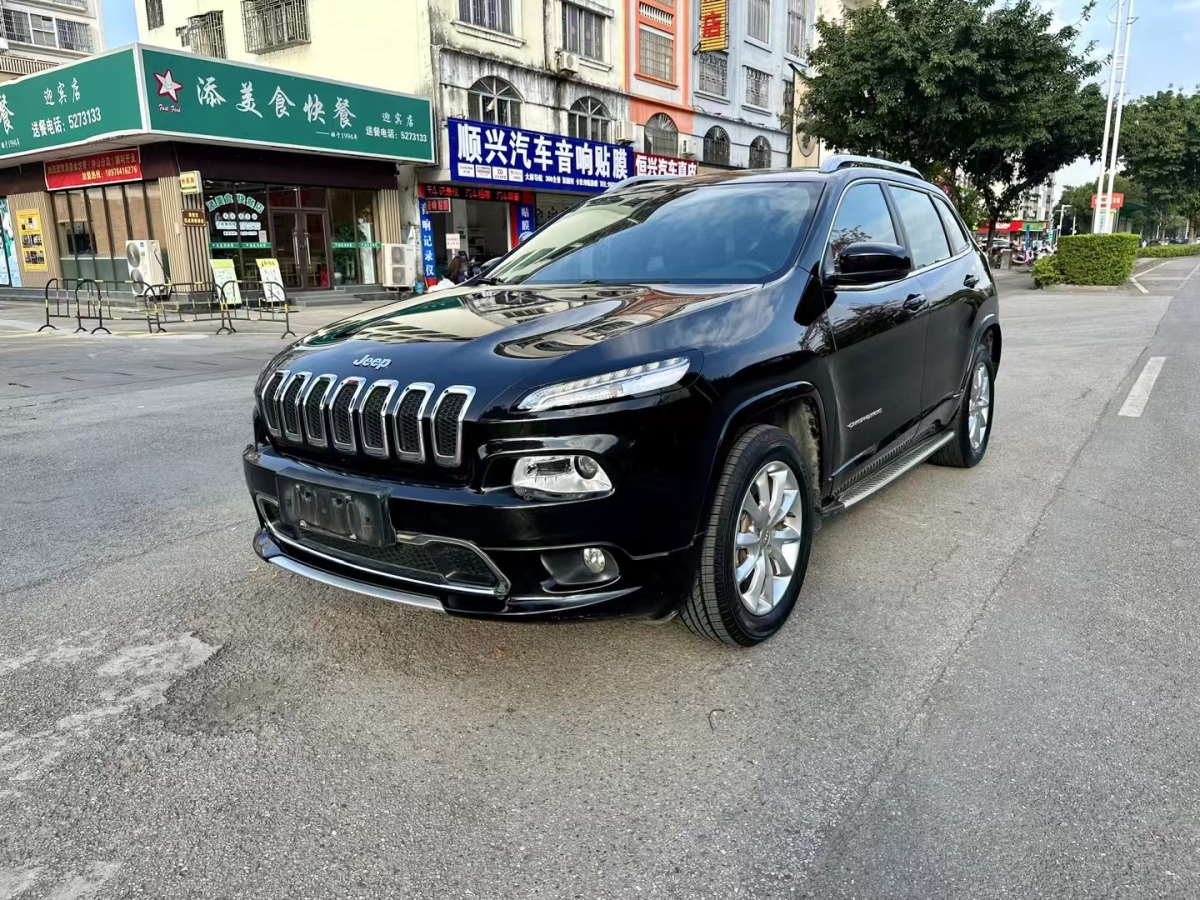 Jeep 自由光  2017款 2.4L 專業(yè)版圖片