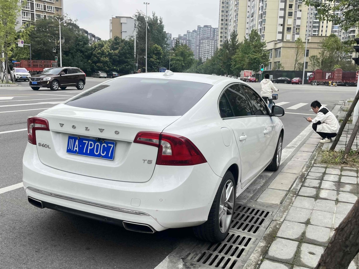 沃爾沃 S60  2016款 S60L 2.0T T5 智馭版圖片