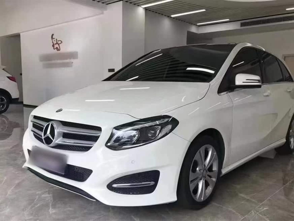 奔馳 奔馳B級(jí)  2017款 B 200 動(dòng)感型圖片