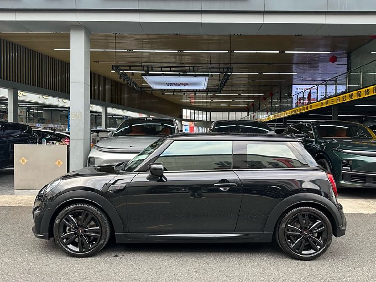 MINI MINI  2022款 2.0T COOPER S 黑標(biāo)特別版圖片