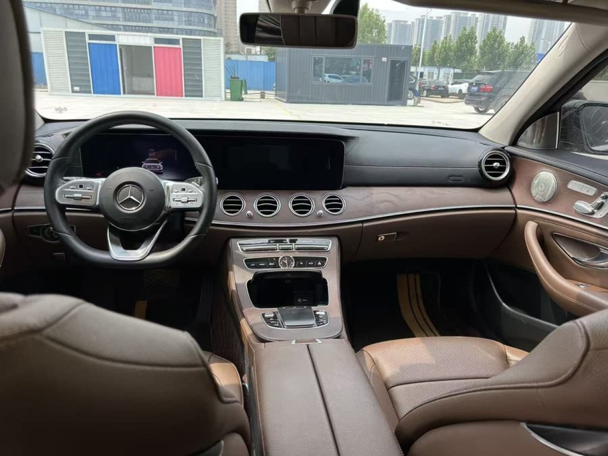 奔馳 奔馳E級(jí)  2019款 改款 E 300 L 豪華型圖片