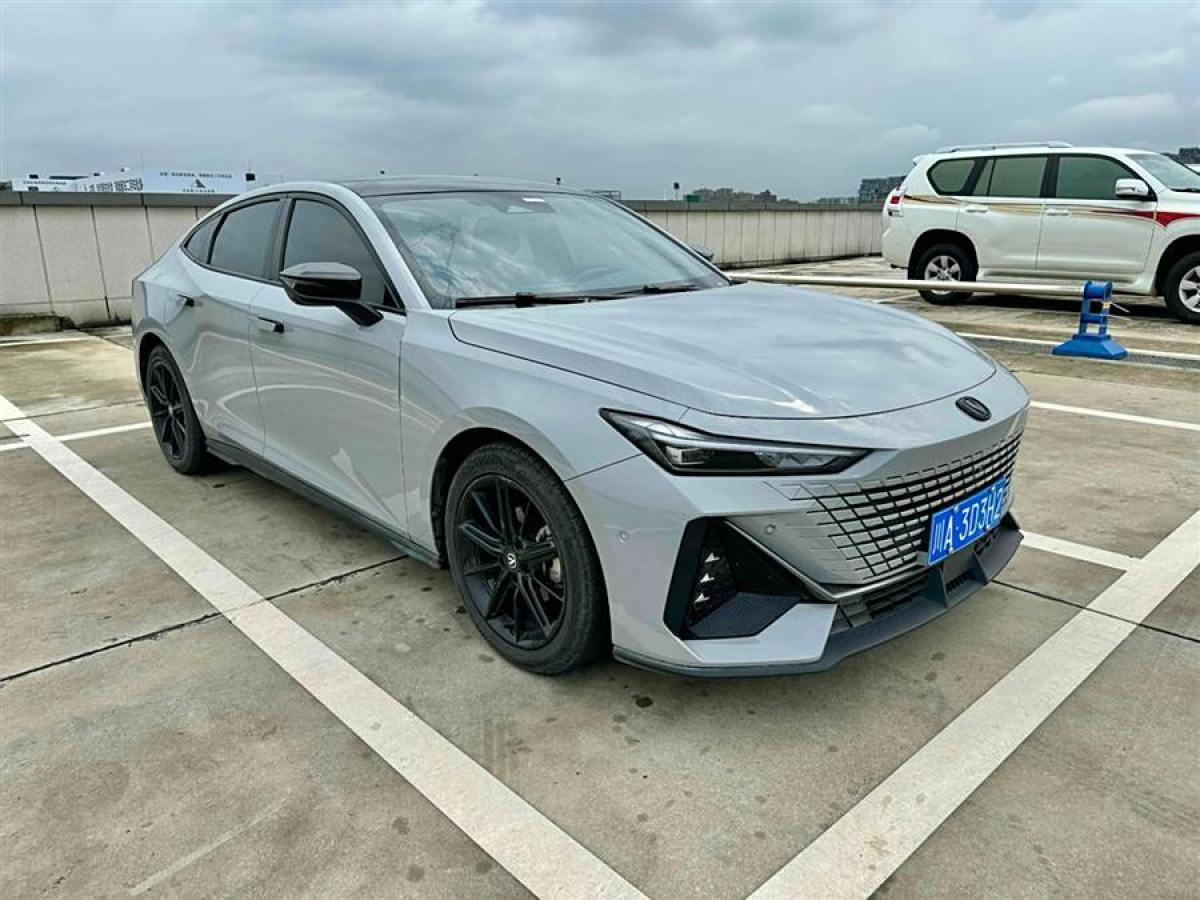 長(zhǎng)安 長(zhǎng)安UNI-V  2022款 1.5T 卓越型圖片