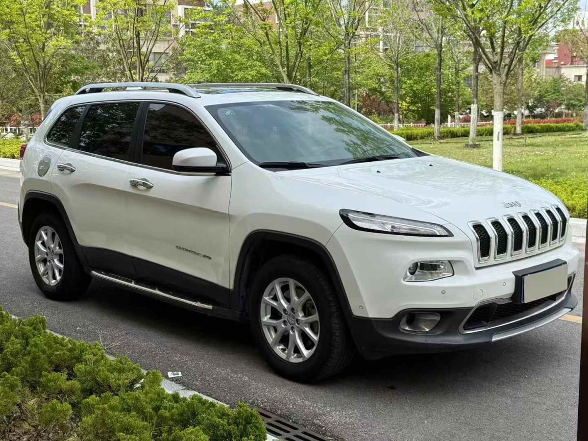 Jeep 自由光  2016款 2.0L 優(yōu)越版圖片