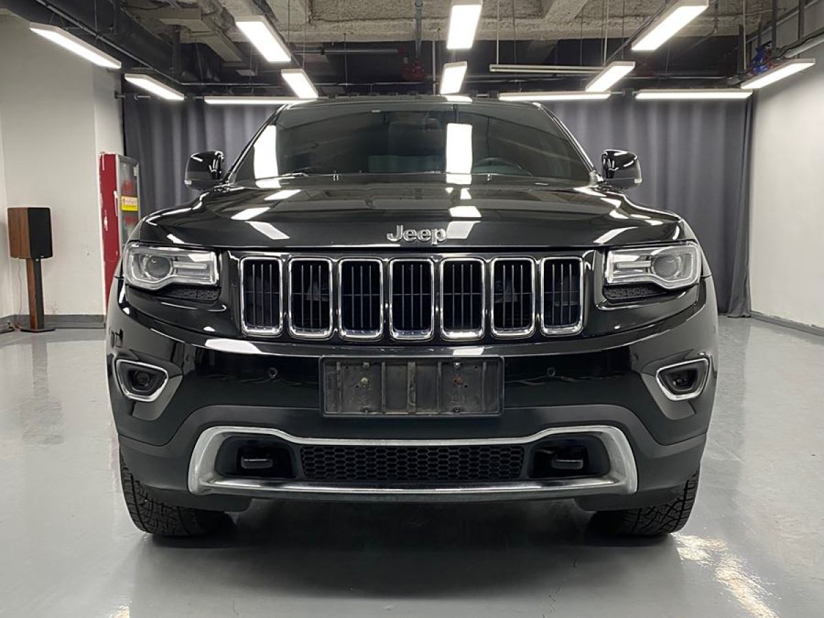 Jeep 大切諾基  2014款 3.6L 精英導(dǎo)航版圖片