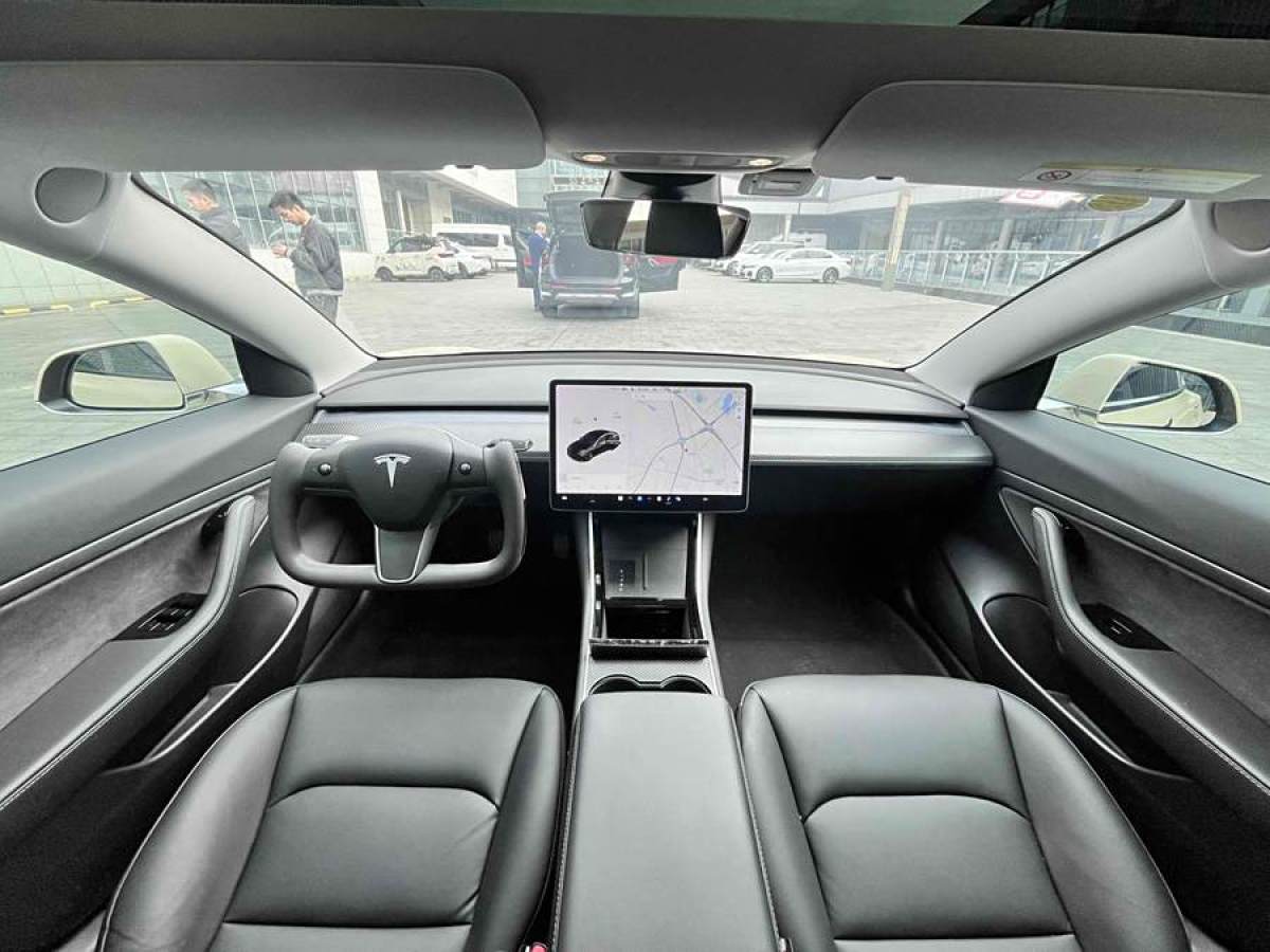 特斯拉 Model 3  2021款 改款 標(biāo)準(zhǔn)續(xù)航后驅(qū)升級版圖片