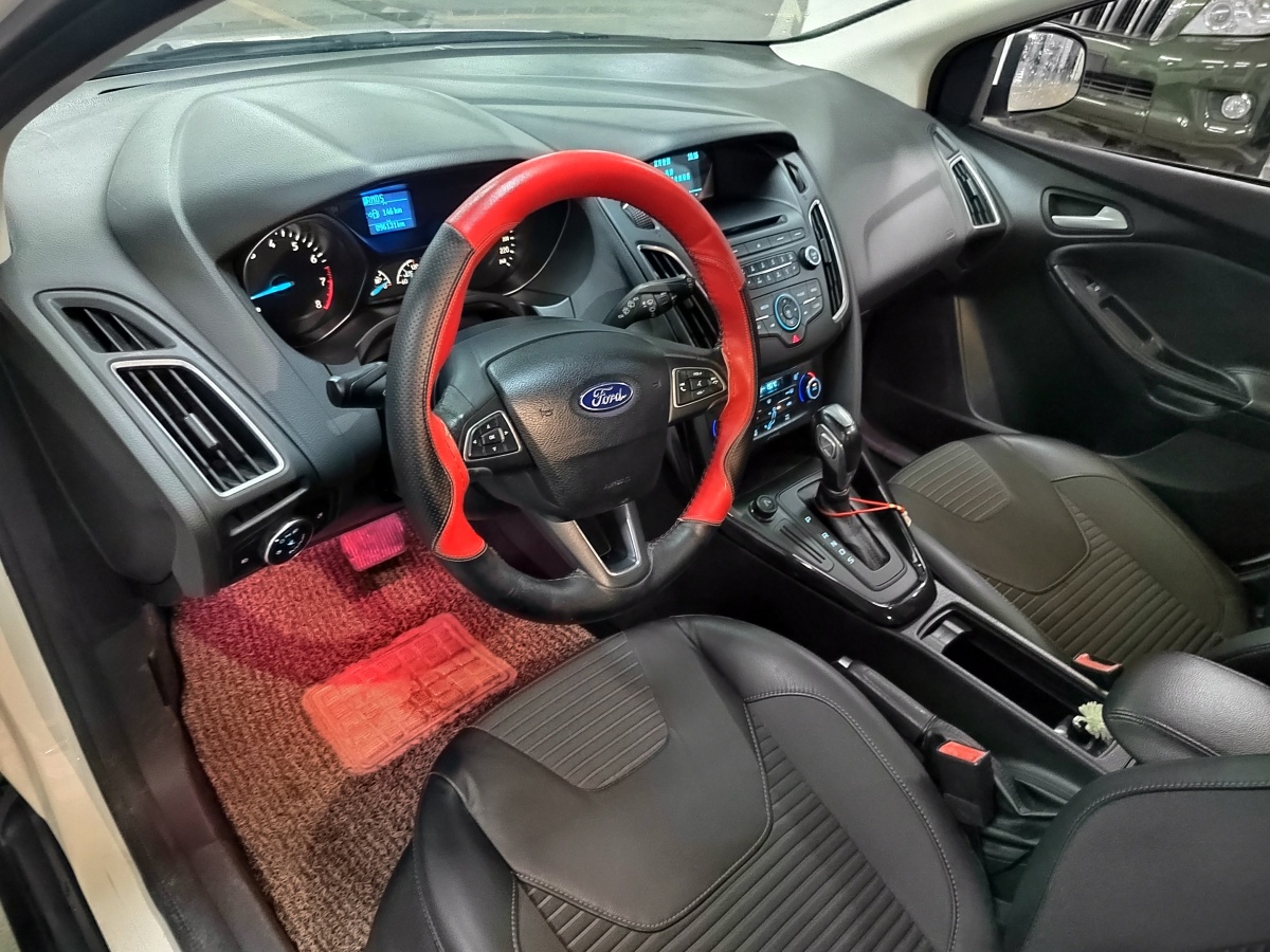 福特 ?？怂? 2015款 兩廂 1.6L 自動風尚型圖片