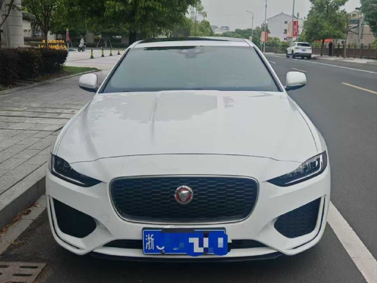 捷豹 XE 圖片