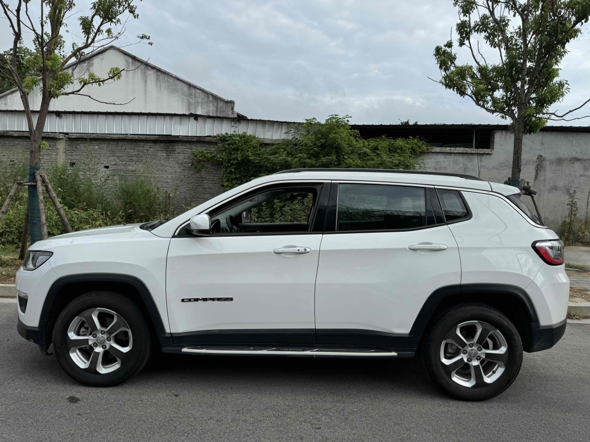 Jeep 指南者  2019款 200T 自動(dòng)家享-互聯(lián)大屏版圖片