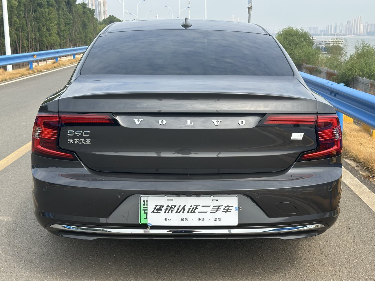 沃爾沃 S90新能源  2024款 T8插電式混合動力 四驅(qū)長續(xù)航智雅豪華版圖片