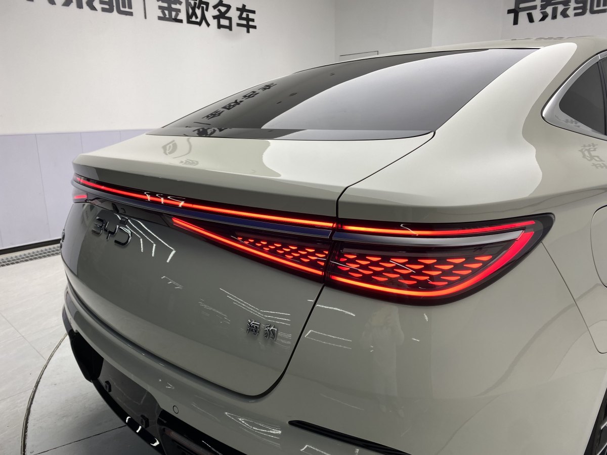 比亞迪 海豹  2023款 DM-i 1.5L 121km 尊貴型圖片