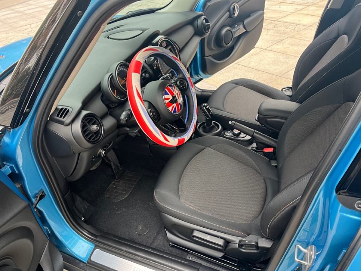 2019年5月MINI MINI  2018款 1.5T ONE 五門版