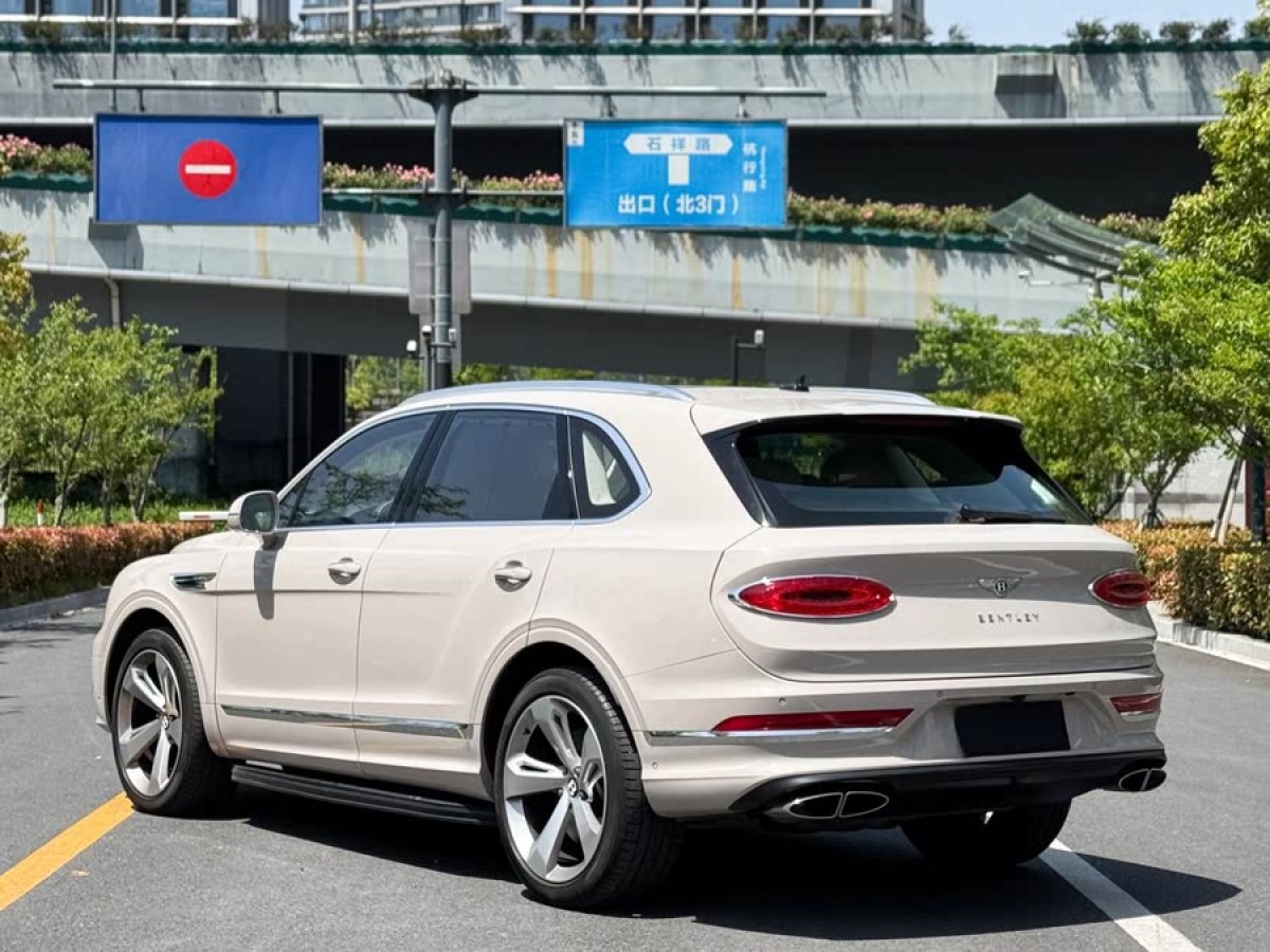 賓利 添越  2021款 4.0T V8圖片