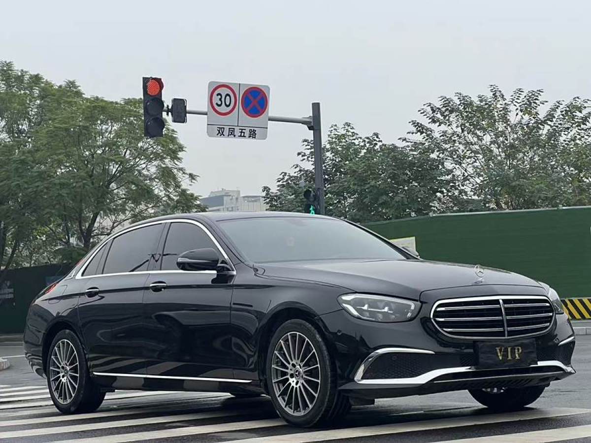 奔馳 奔馳E級(jí)  2019款 E 260 L 運(yùn)動(dòng)型圖片