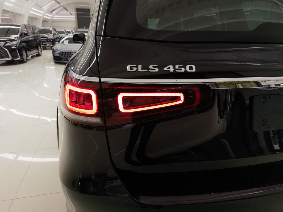 奔馳 奔馳GLS  2023款 改款 GLS 450 4MATIC 豪華型圖片