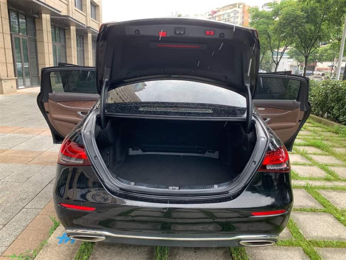 奔馳 奔馳E級  2022款 改款 E 300 L 時尚型圖片