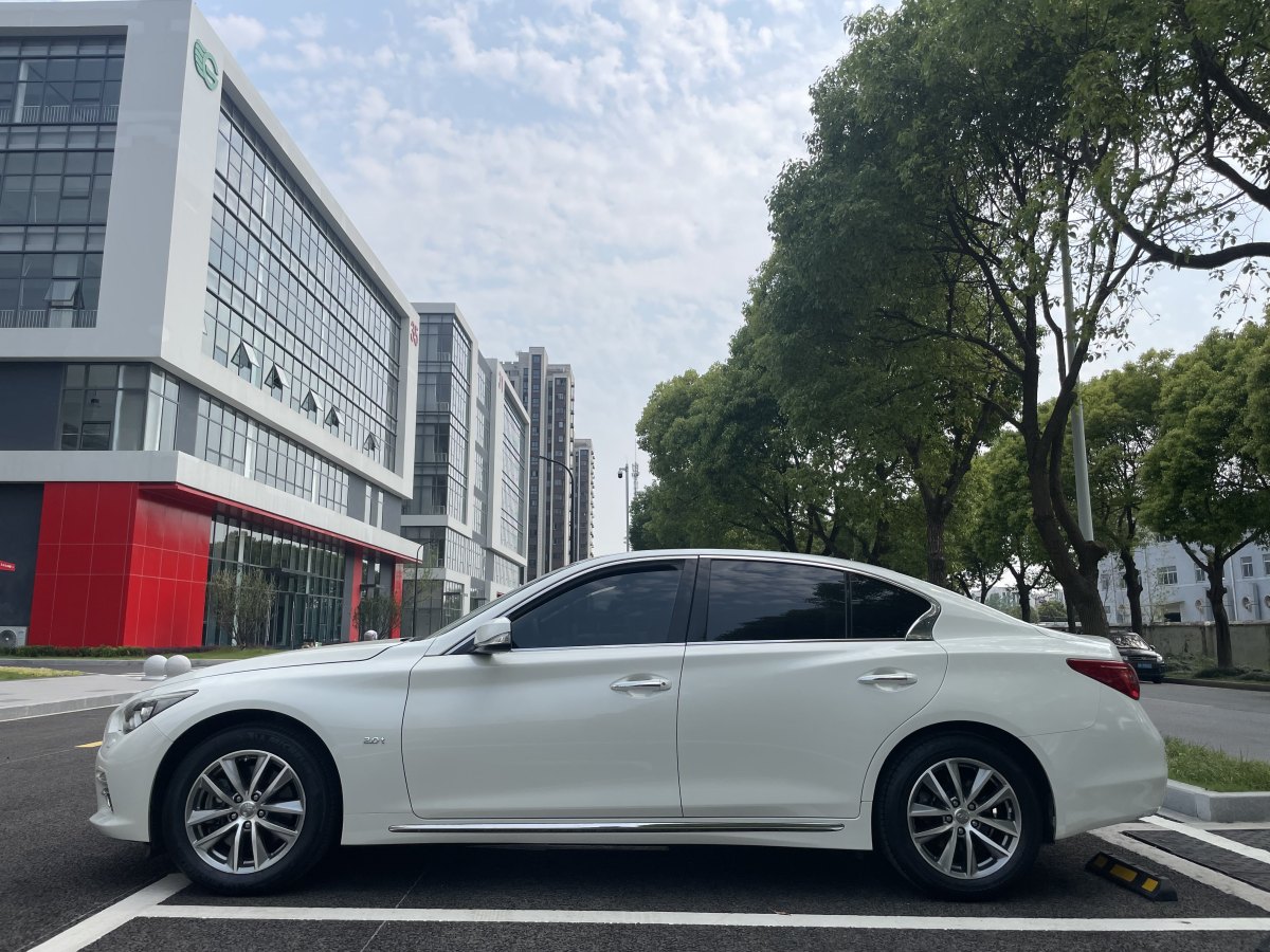 英菲尼迪 Q50L  2016款 2.0T 悅享版圖片