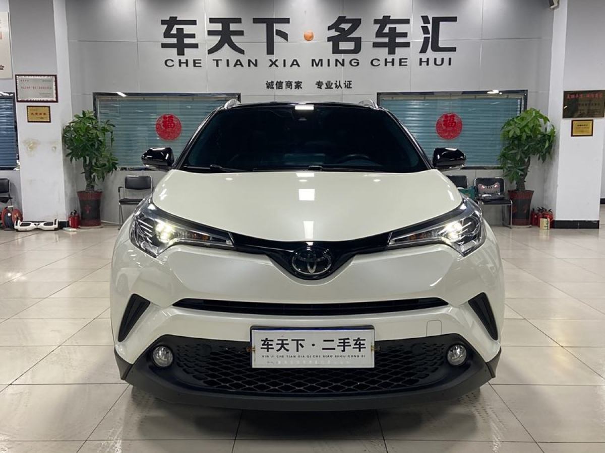 2019年4月豐田 C-HR  2018款 2.0L 領(lǐng)先天窗版 國(guó)V