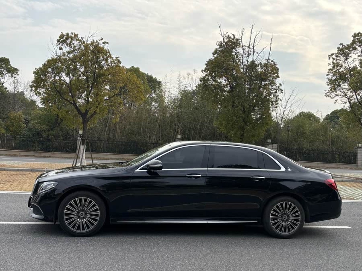 奔馳 奔馳E級(jí)  2019款 改款 E 300 L 豪華型圖片