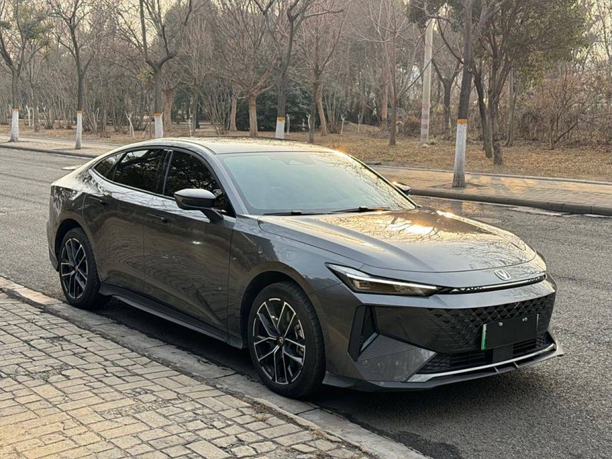 長(zhǎng)安 長(zhǎng)安UNI-V 智電iDD  2024款 藍(lán)鯨智電iDD 136km 智酷型圖片