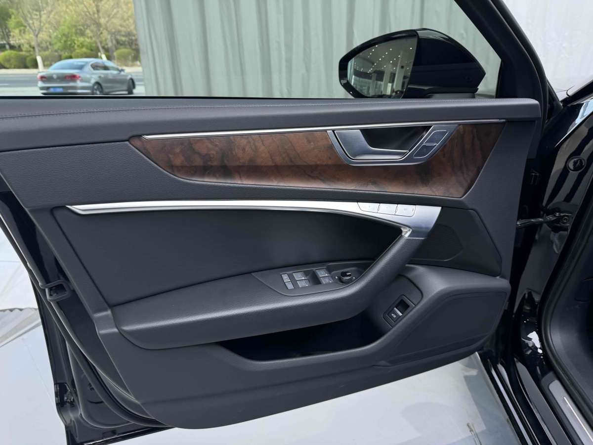 奧迪 奧迪A6L  2023款 改款 45 TFSI quattro 臻選動感型圖片
