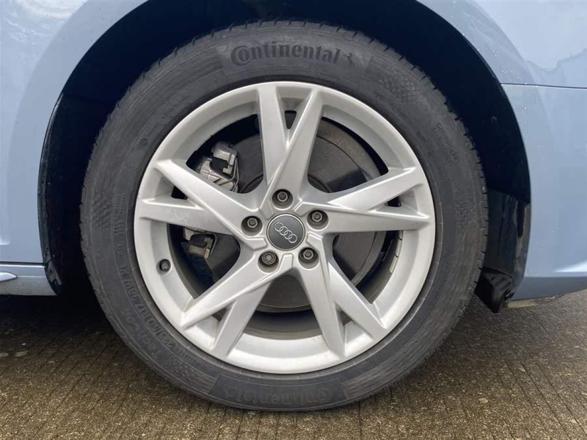 奧迪 奧迪A4L  2018款 30周年年型 40 TFSI 進(jìn)取型圖片