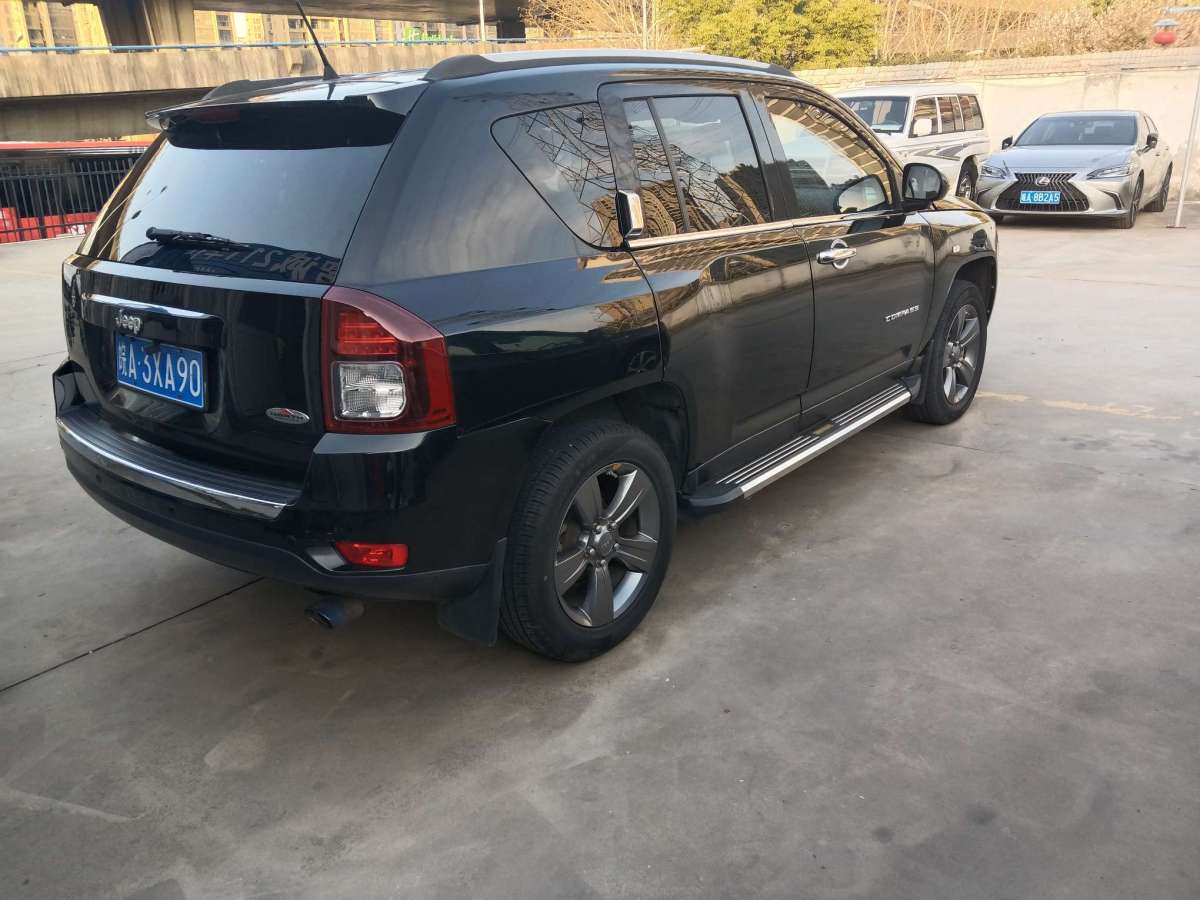 Jeep 指南者  2014款 改款 2.4L 四驅(qū)舒適版圖片