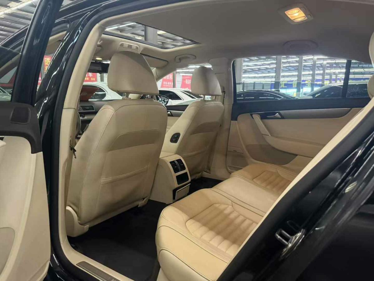 大眾 輝騰  2014款 3.0L 商務(wù)型圖片