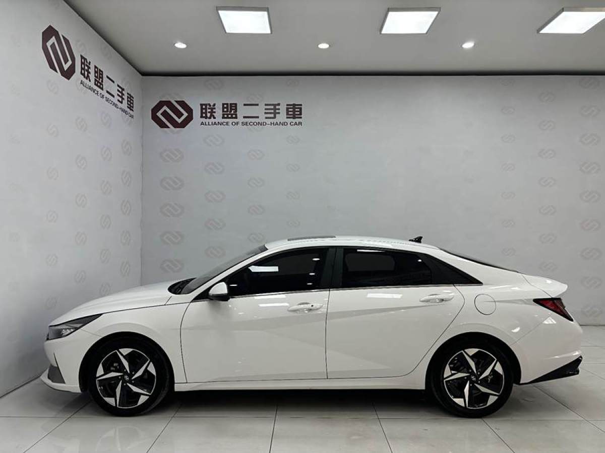 現(xiàn)代 伊蘭特  2021款 1.5L LUX尊貴版圖片