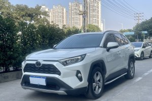 RAV4 豐田 榮放 2.0L CVT兩驅(qū)風(fēng)尚版