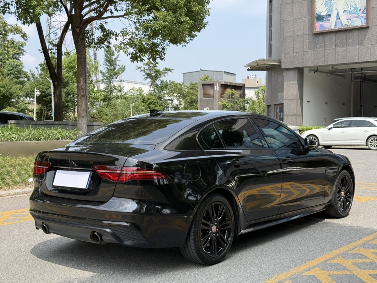 捷豹 XEL  2021款 2.0T 250PS 曜黑運(yùn)動版圖片