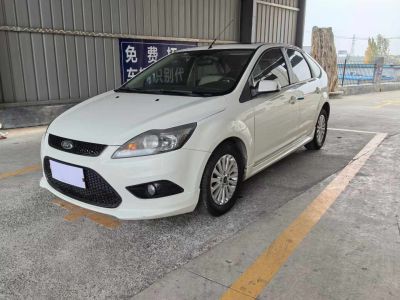 2013年9月 福特 福克斯 三廂經(jīng)典 1.8L 自動(dòng)基本型圖片