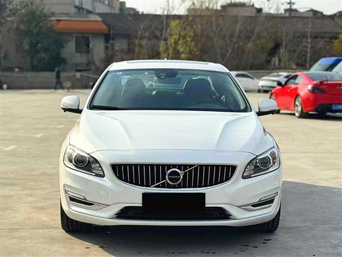 沃爾沃 S60  1448款 2.0T T5智尊版圖片