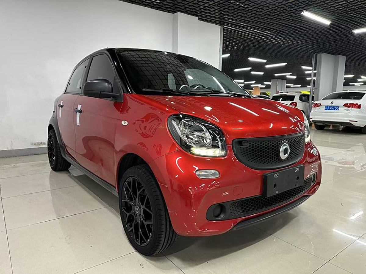 smart forfour  2016款 1.0L 52千瓦靈動(dòng)版圖片