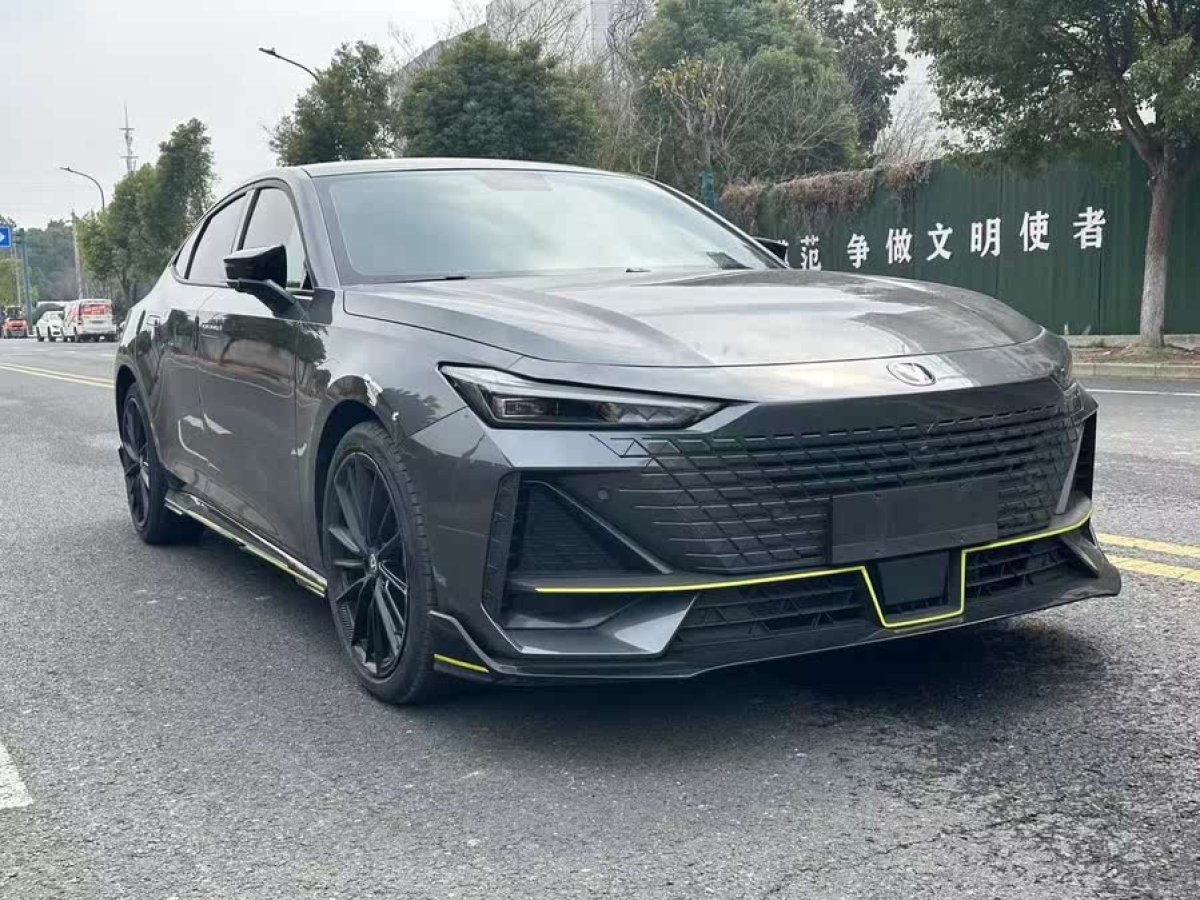 長安 長安UNI-V  2023款 1.5T 運(yùn)動(dòng)版圖片