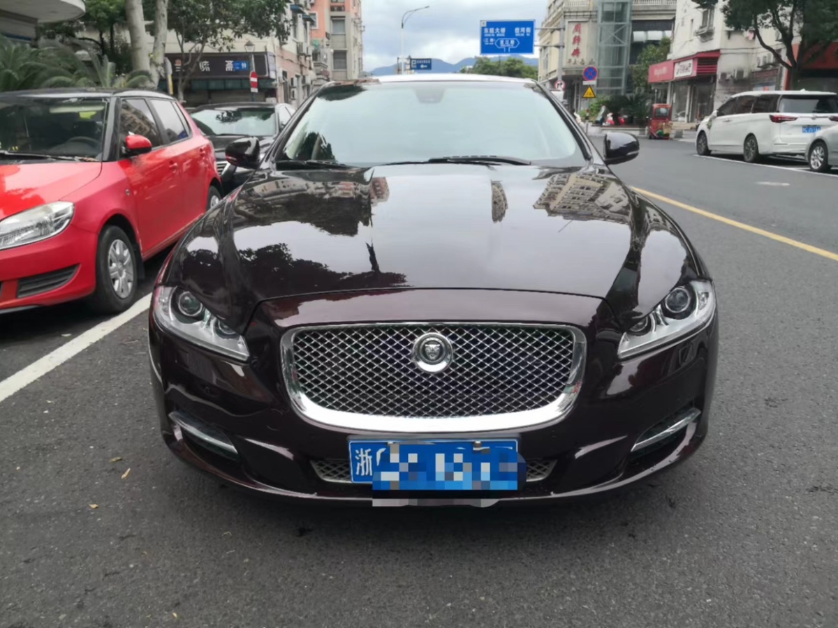 捷豹 XJ  2013款 XJL 2.0T 典雅商務(wù)版圖片