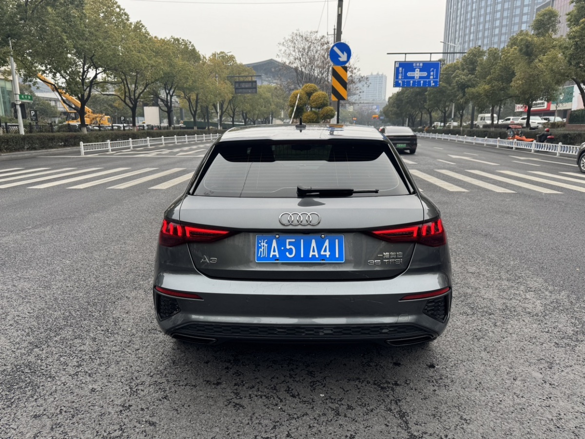 奧迪 奧迪A3  2023款 Sportback 35 TFSI 時(shí)尚運(yùn)動(dòng)型圖片