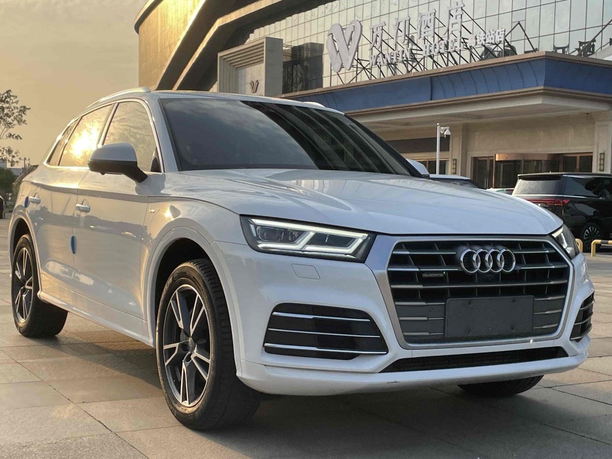 2019年5月奧迪 奧迪Q5L  2018款 40 TFSI 榮享時(shí)尚型