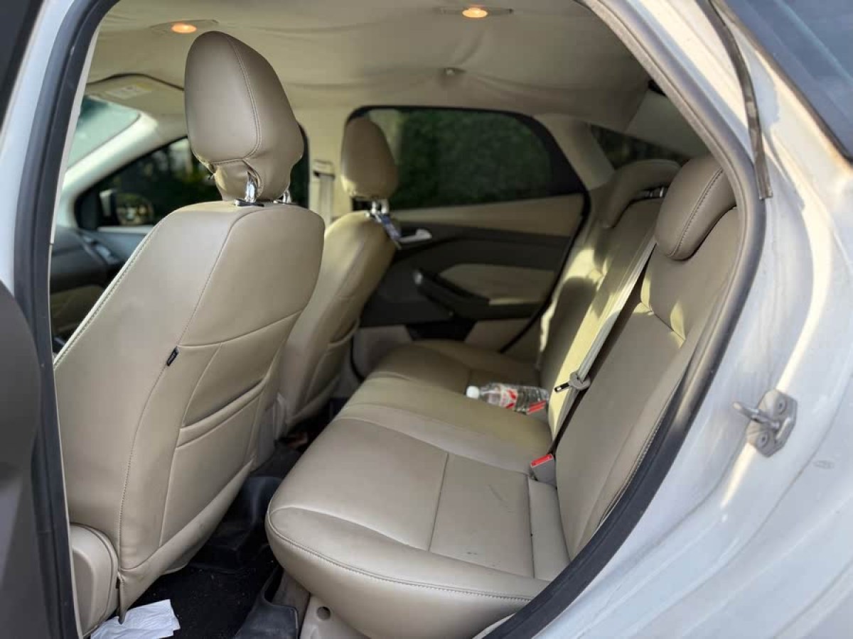 福特 ?？怂? 2012款 三廂 1.6L 自動舒適型圖片